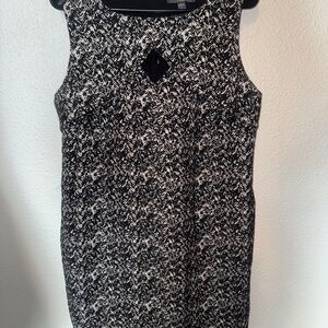 A Pea in the Pod Black and White Sheath Maternity Dress‎